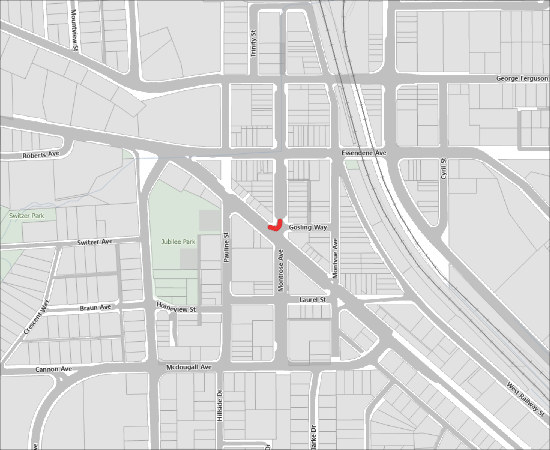 Right Turn Lane Closed for Manhole Access Aerial Placing and Splicing on Montrose Avenue